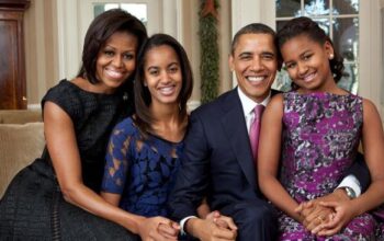 Begini Cara Barack dan Michelle Obama Ajarkan Body Positivity kepada Dua Putrinya
