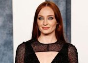 3 Curhatan Sophie Turner Bikin Heboh, Cerai dari Joe Jonas hingga Dibantu Taylor Swift