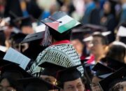 Dekan di Maroko Tolak Berikan Ijazah kepada Mahasiswa yang Kenakan Keffiyeh di Acara Wisuda