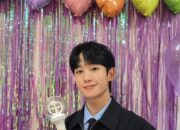 Tak Kalah dari Idol K-Pop, Deretan Aktor dan Aktris Korea Ini Juga Punya Lightstick, Terbaru Jung Hae In!